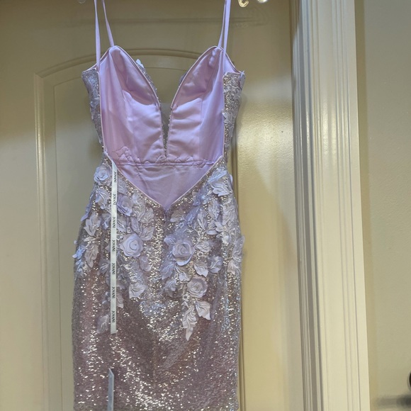 Jovani size 0 dress. It retails for $440 online. Lilac. Stunning! - Picture 4 of 11